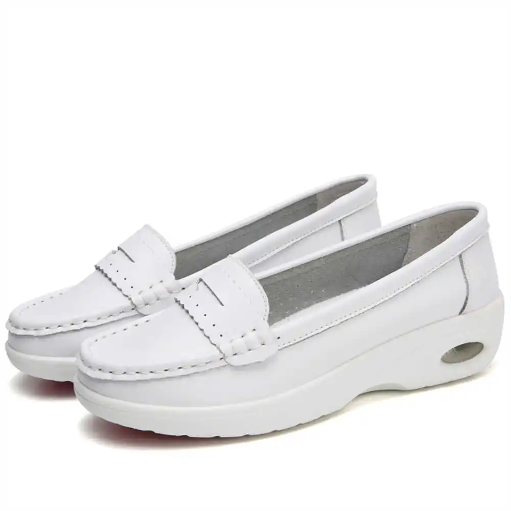 Thick Sole Slipon White Traine - огляд і ціна Young Men'S Grooming Kit